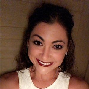 Meet your Posher, Courtney